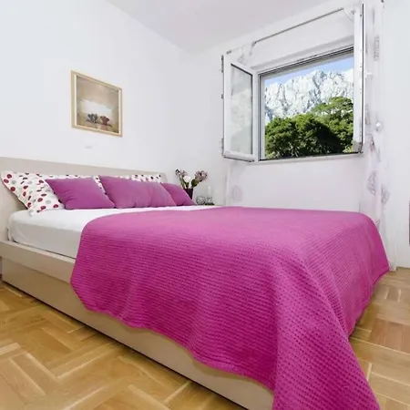 Rosy Makarska
